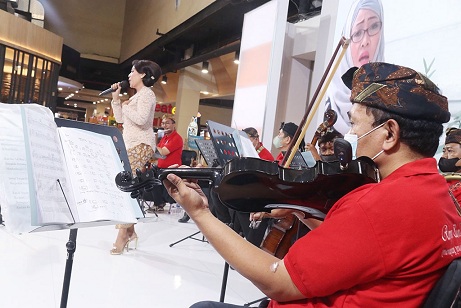 Keroncong ASEAN Hibur Pengunjung Mal di Kota Bogor